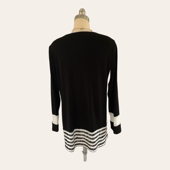 🌱 Brand New Zoe Tunic - Picture 2 of 4